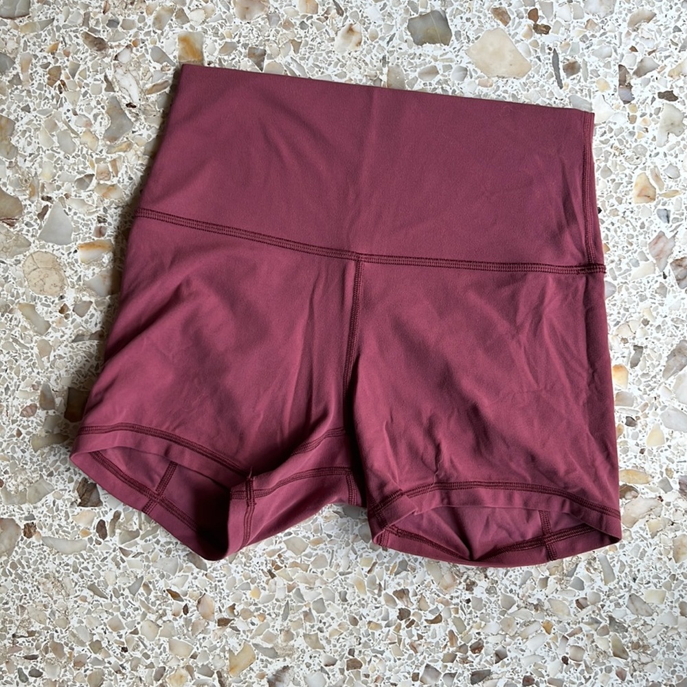 Lululemon Align 3” short size 6 dust pink color, good condition